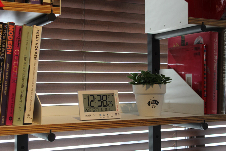 環境表示機能付き電波時計<br/>エアサーチミチビキ - （置時計｜デジタル時計）：オリジナル時計・名入れ時計ならノア精密