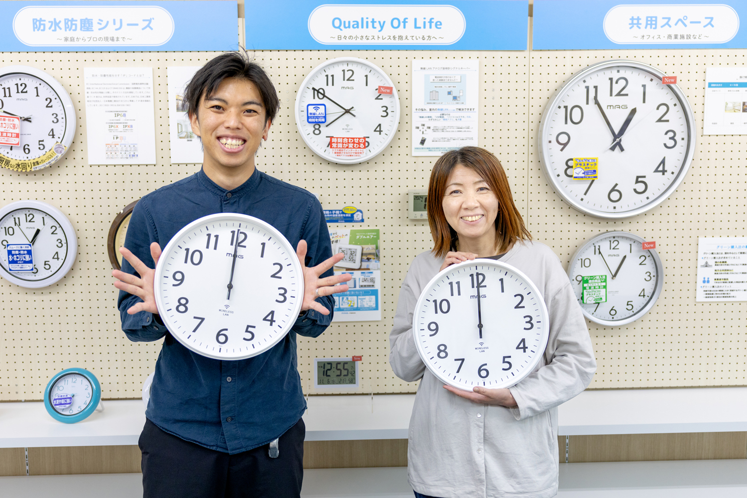 時刻合わせの悩みを解決。設置場所自由で正確な時刻を表示する次世代アナログ時計「MAG無線LAN掛時計シグナルキーパー」の実力